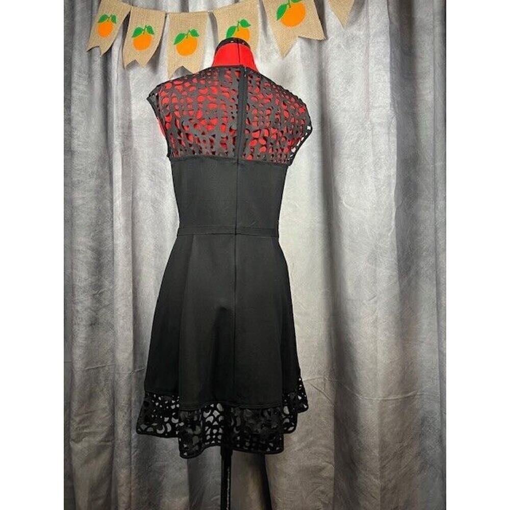 Lauren Ralph Lauren black short sleeve cut out dress stretchy solid Size 8 - Picture 3 of 8